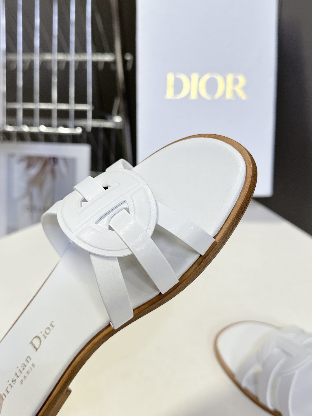  Dior迪奥25春夏最新款CD拖鞋                  超多明星时尚博主种草 夏季必备 