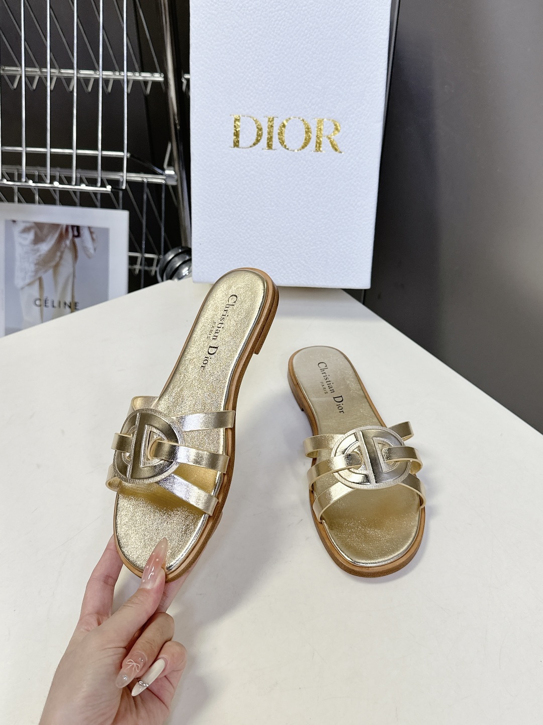  Dior迪奥25春夏最新款CD拖鞋                  超多明星时尚博主种草 夏季必备 