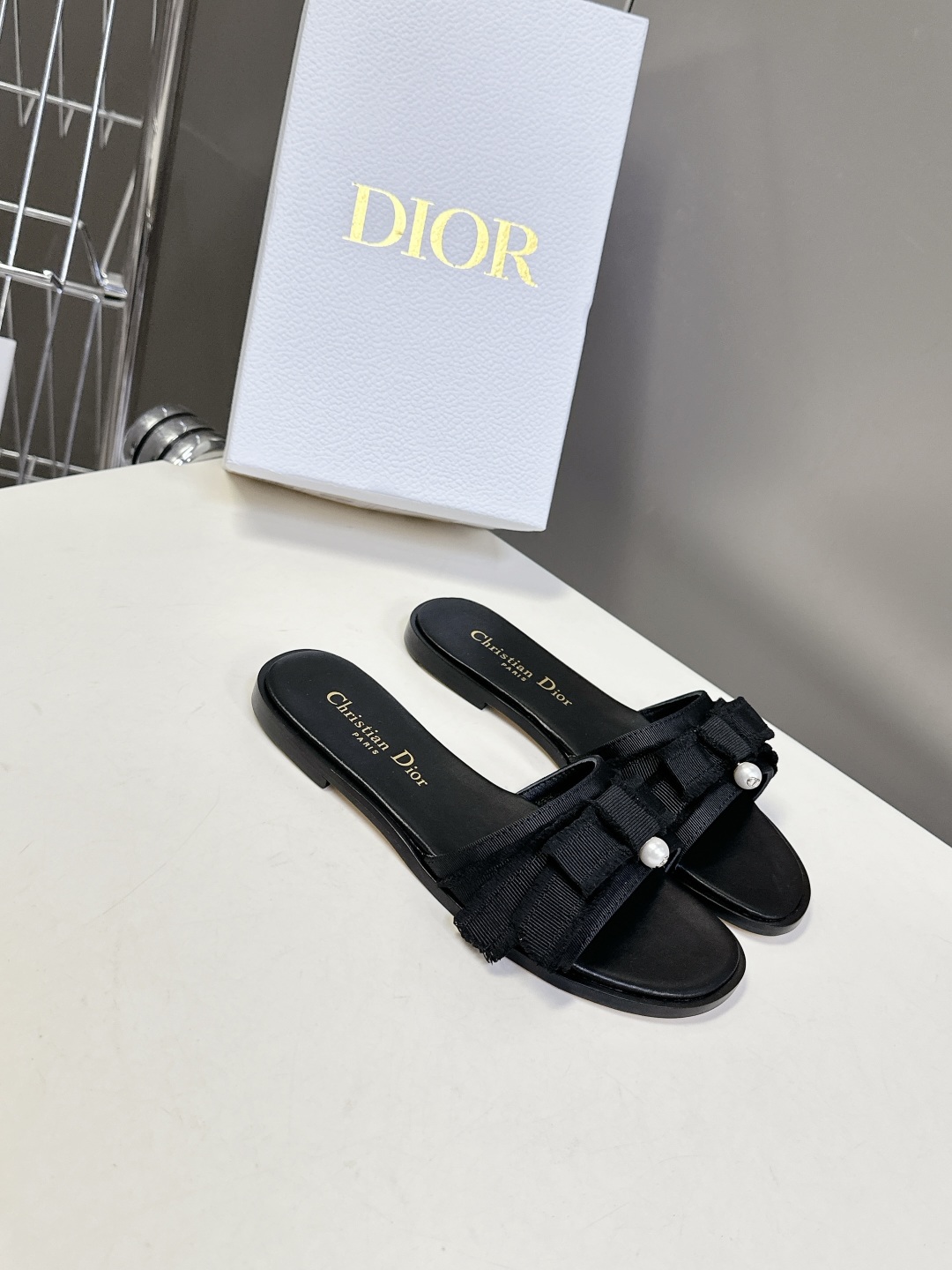  Dior迪奥25春夏最新款CD拖鞋                  超多明星时尚博主种草 夏季必备 