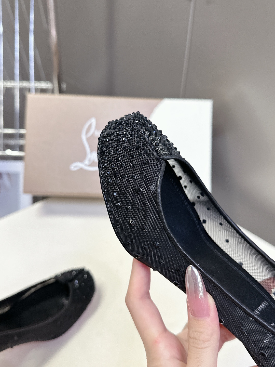 CL 红底鞋x Maison Margiela 分趾联名款高跟鞋
Maison Mar