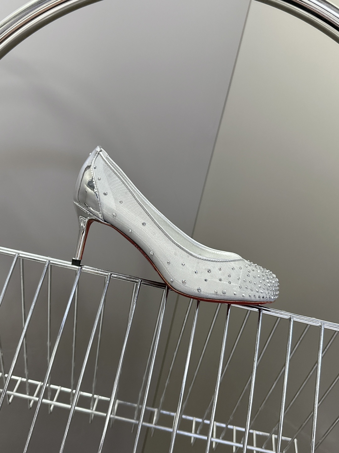 CL 红底鞋x Maison Margiela 分趾联名款高跟鞋
Maison Mar