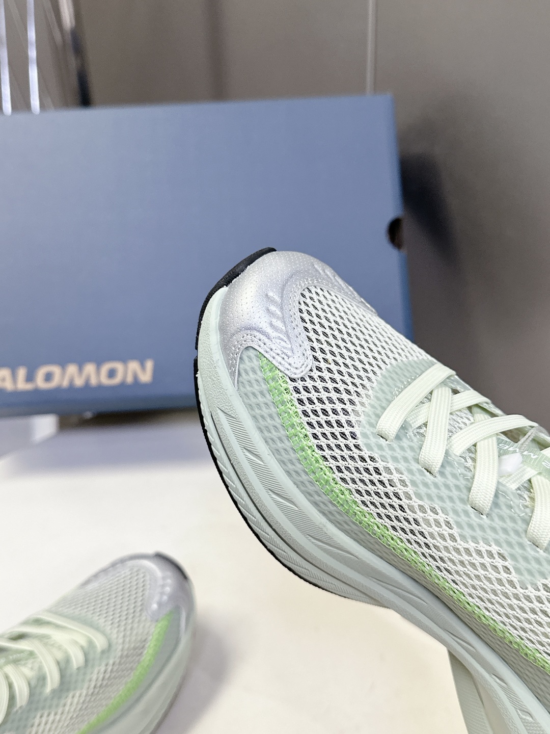 MM6 x SALOMON萨洛蒙 - Spectur Maison 户外 跑步鞋
超多明星时尚博主