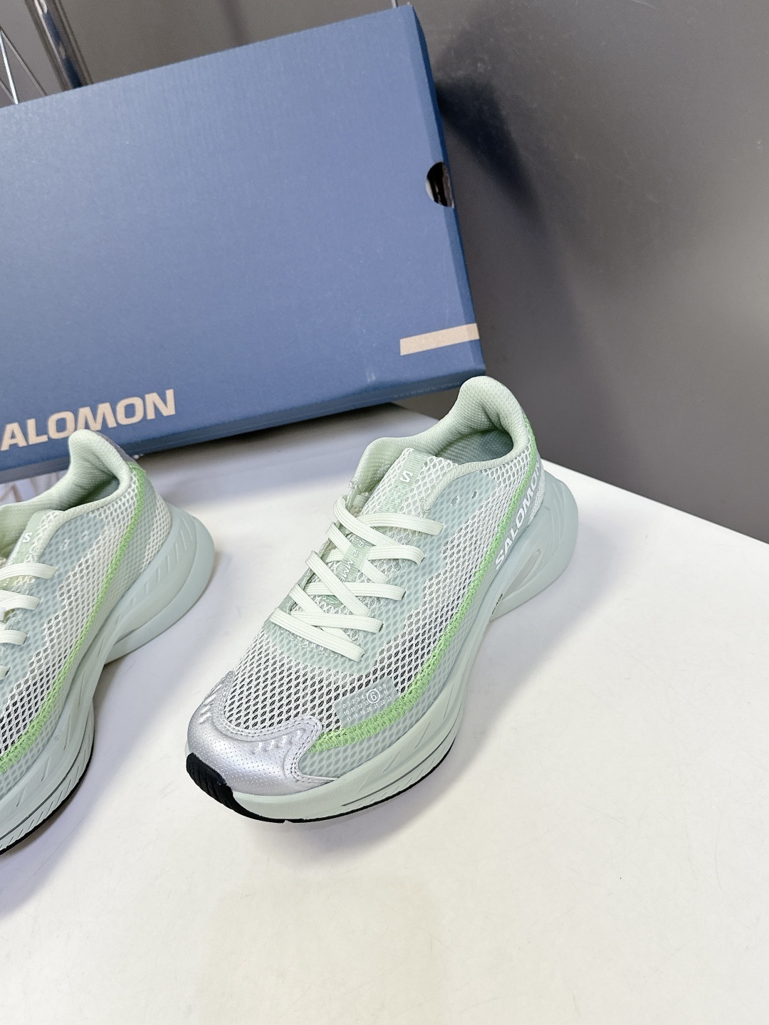 MM6 x SALOMON萨洛蒙 - Spectur Maison 户外 跑步鞋
超多明星时尚博主