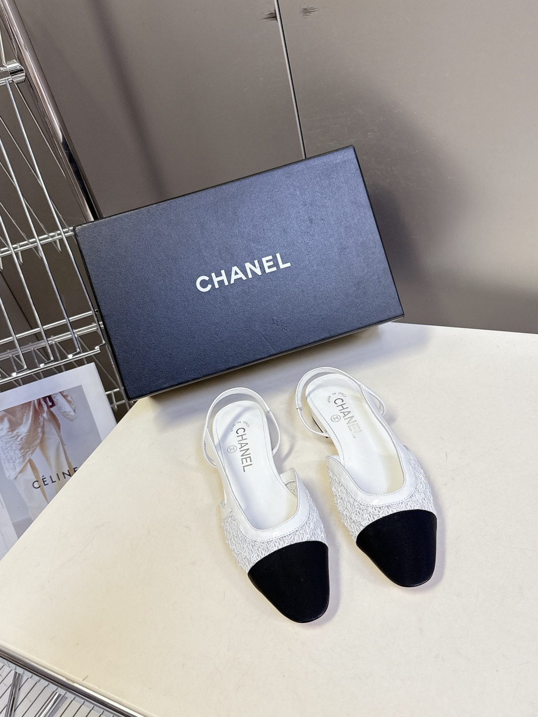  香奈儿CHANEL春夏最新款粗跟时装鞋
      超多网红时尚博主种草 高级感舒适，配女神们的半身裙
