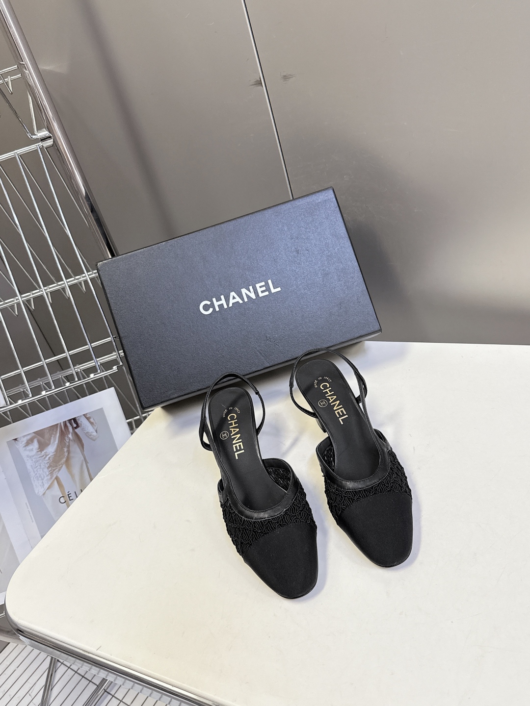  香奈儿CHANEL春夏最新款粗跟时装鞋
      超多网红时尚博主种草 高级感舒适，配女神们的半身裙