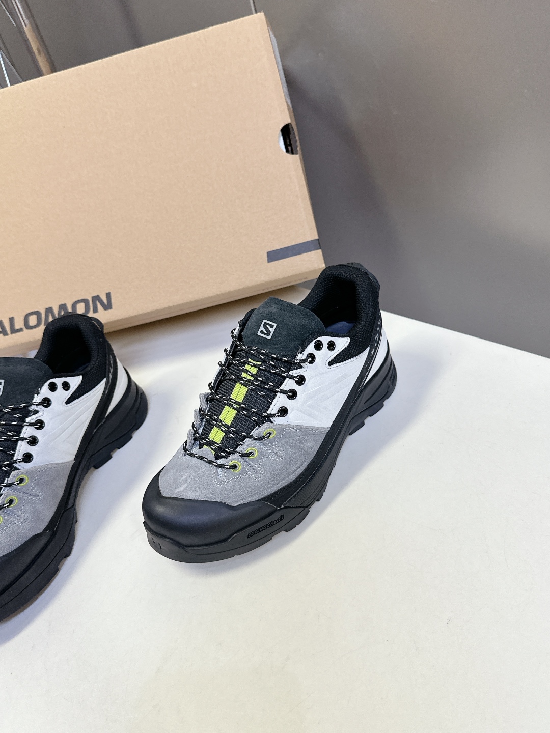  SALOMON XT WHISPER 萨洛蒙 户外休闲 运动鞋
 超多明星时尚博主种草原版购入开发 做