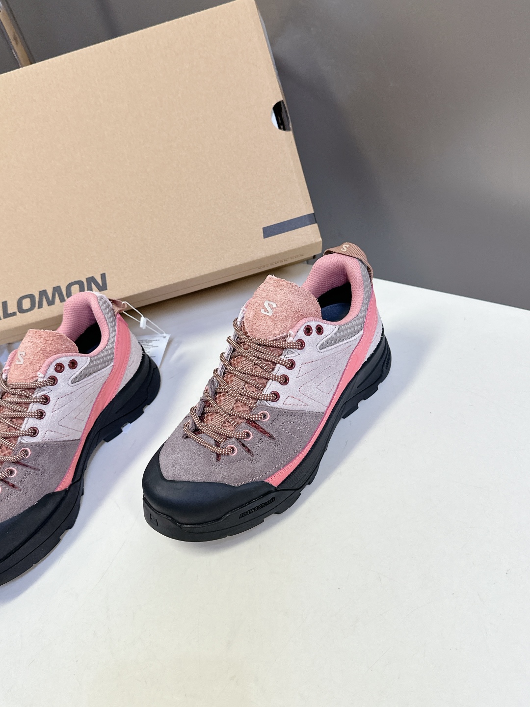  SALOMON XT WHISPER 萨洛蒙 户外休闲 运动鞋
 超多明星时尚博主种草原版购入开发 做