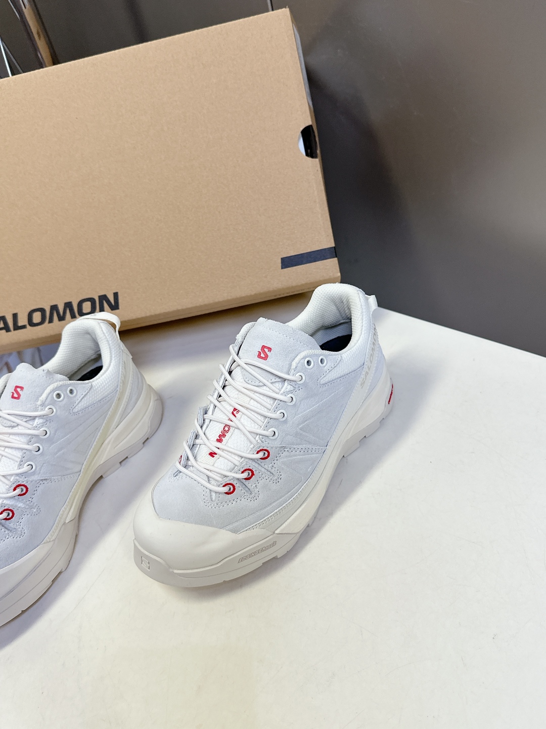  SALOMON XT WHISPER 萨洛蒙 户外休闲 运动鞋
 超多明星时尚博主种草原版购入开发 做