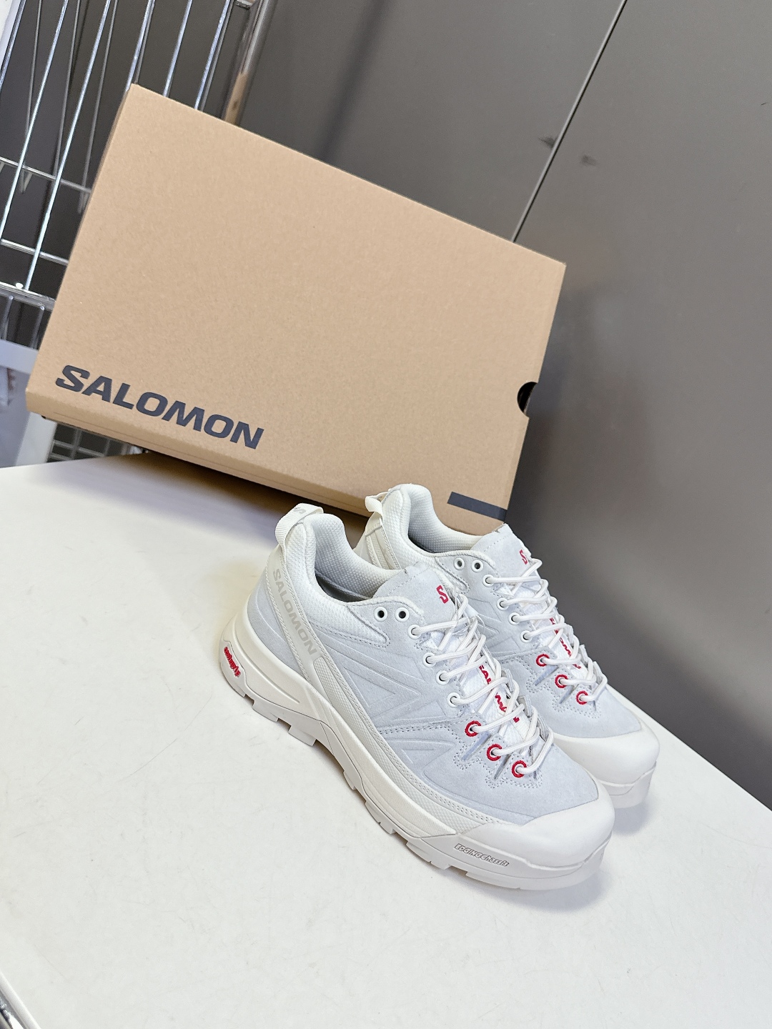  SALOMON XT WHISPER 萨洛蒙 户外休闲 运动鞋
 超多明星时尚博主种草原版购入开发 做