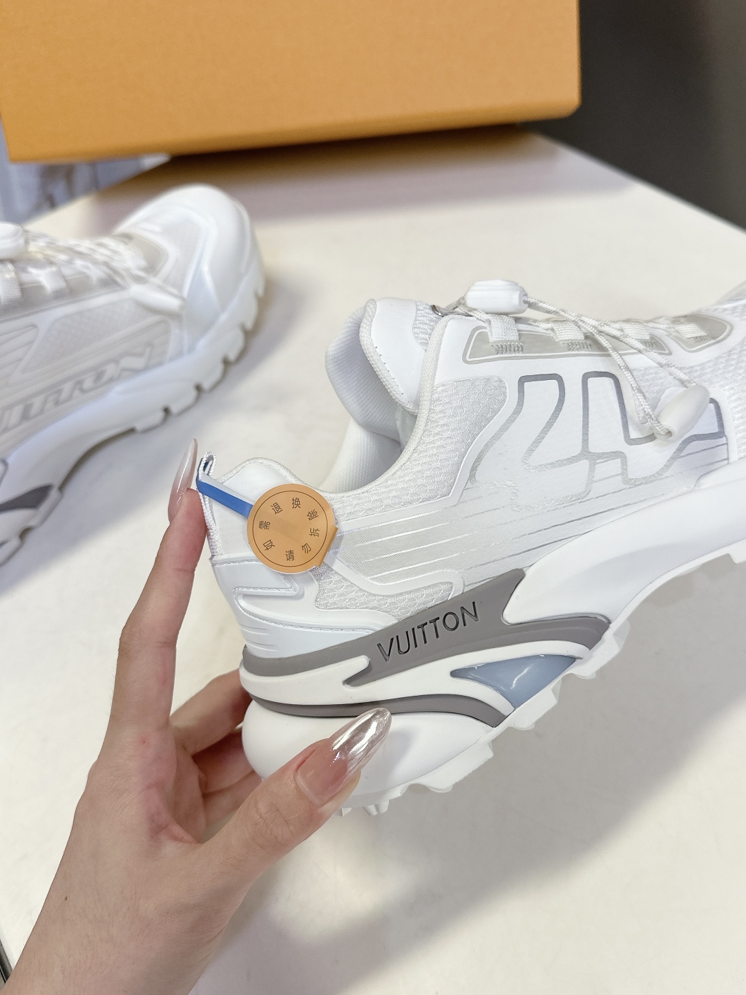  Louis Vuitton 路易威登最新款 运动鞋 休闲鞋
    超多明星时尚博主种草 LV运动鞋以