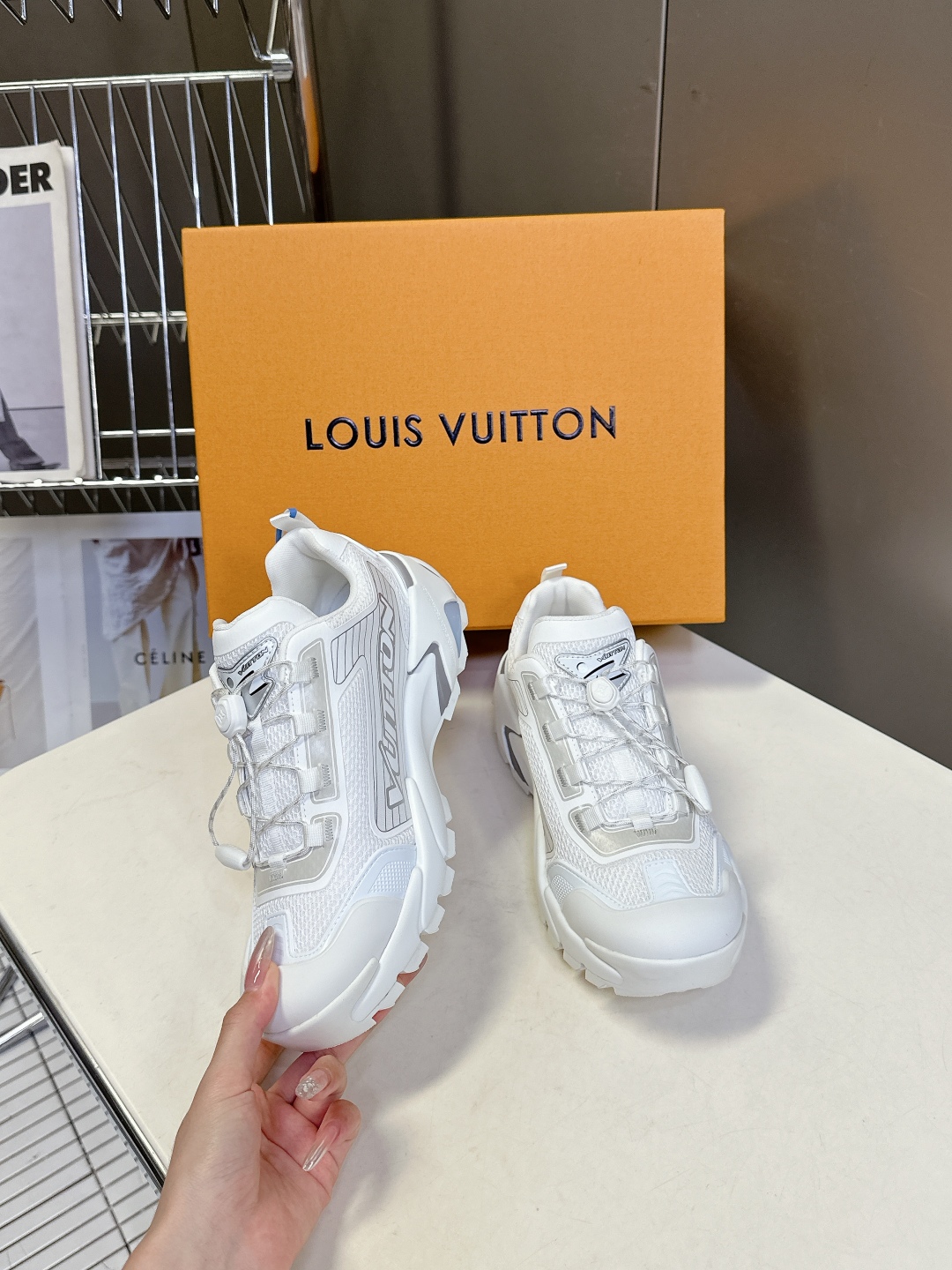  Louis Vuitton 路易威登最新款 运动鞋 休闲鞋
    超多明星时尚博主种草 LV运动鞋以