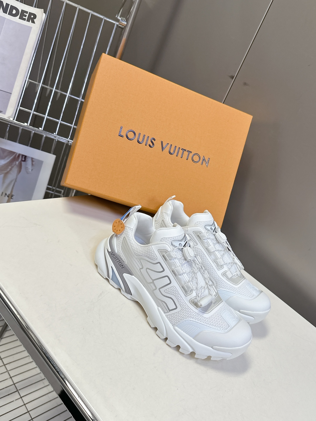  Louis Vuitton 路易威登最新款 运动鞋 休闲鞋
    超多明星时尚博主种草 LV运动鞋以