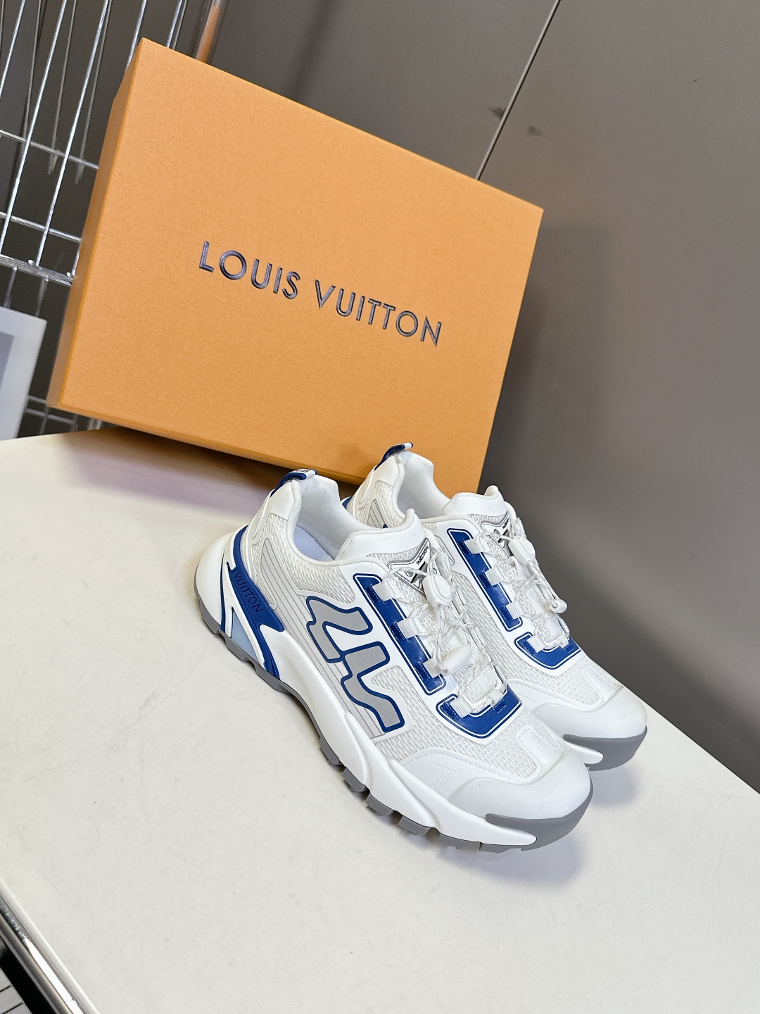  Louis Vuitton 路易威登最新款 运动鞋 休闲鞋
    超多明星时尚博主种草 LV运动鞋以