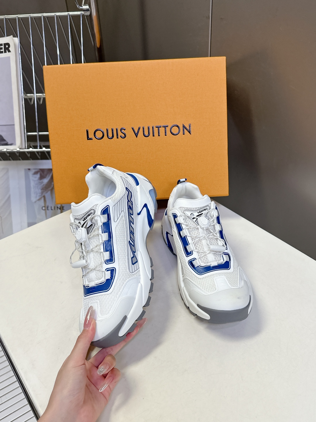  Louis Vuitton 路易威登最新款 运动鞋 休闲鞋
    超多明星时尚博主种草 LV运动鞋以