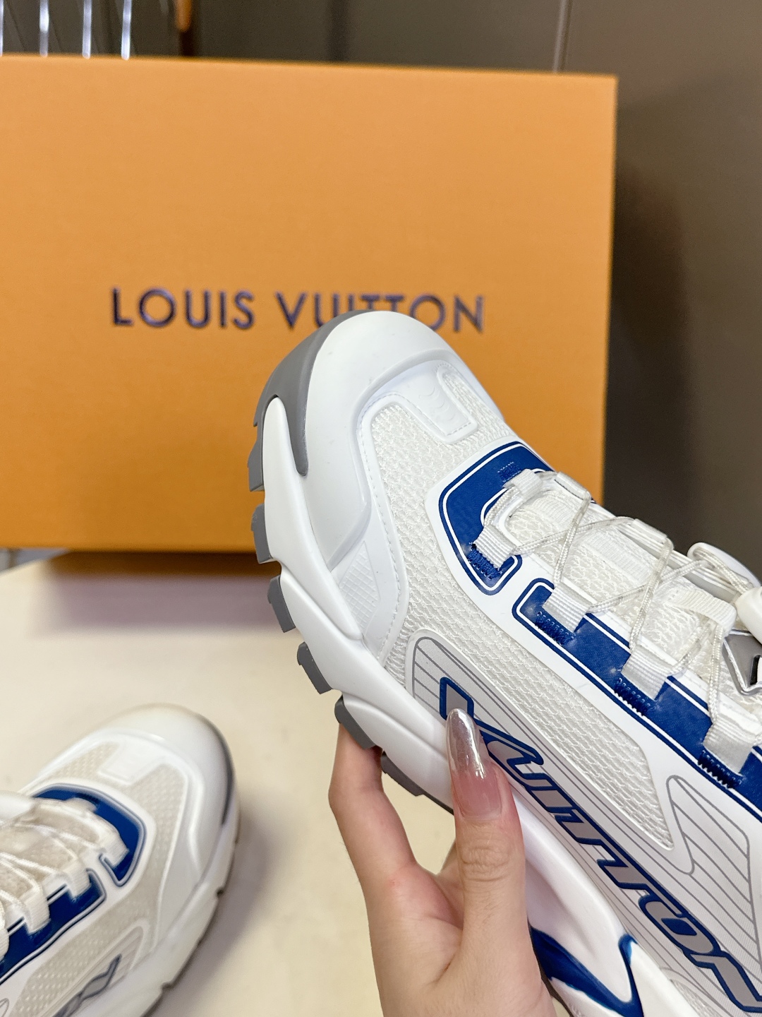  Louis Vuitton 路易威登最新款 运动鞋 休闲鞋
    超多明星时尚博主种草 LV运动鞋以