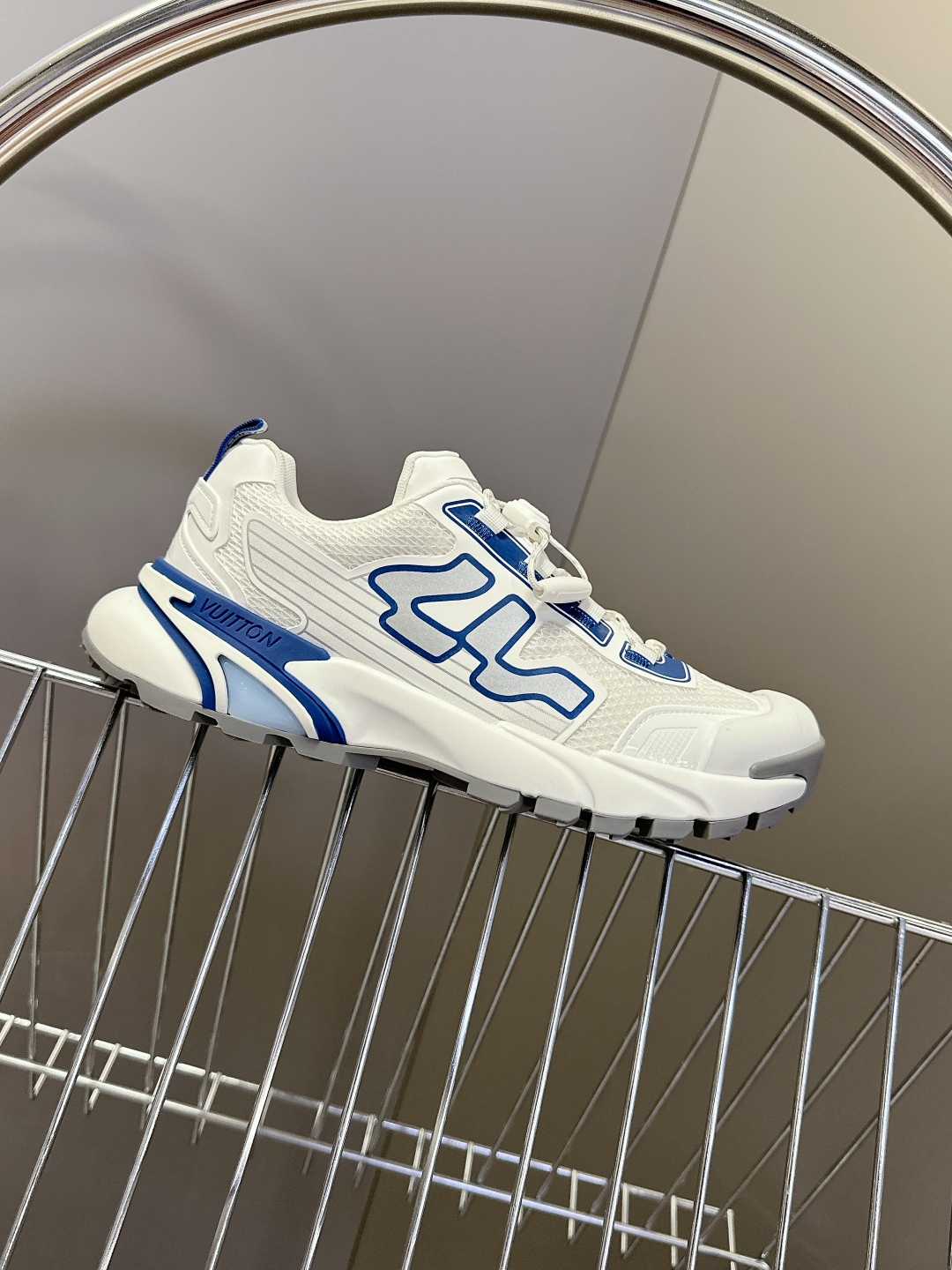  Louis Vuitton 路易威登最新款 运动鞋 休闲鞋
    超多明星时尚博主种草 LV运动鞋以