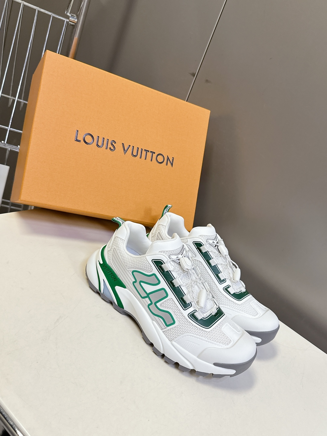  Louis Vuitton 路易威登最新款 运动鞋 休闲鞋
    超多明星时尚博主种草 LV运动鞋以