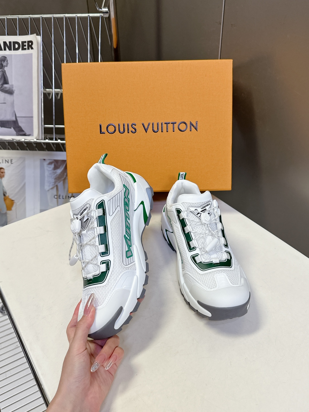  Louis Vuitton 路易威登最新款 运动鞋 休闲鞋
    超多明星时尚博主种草 LV运动鞋以