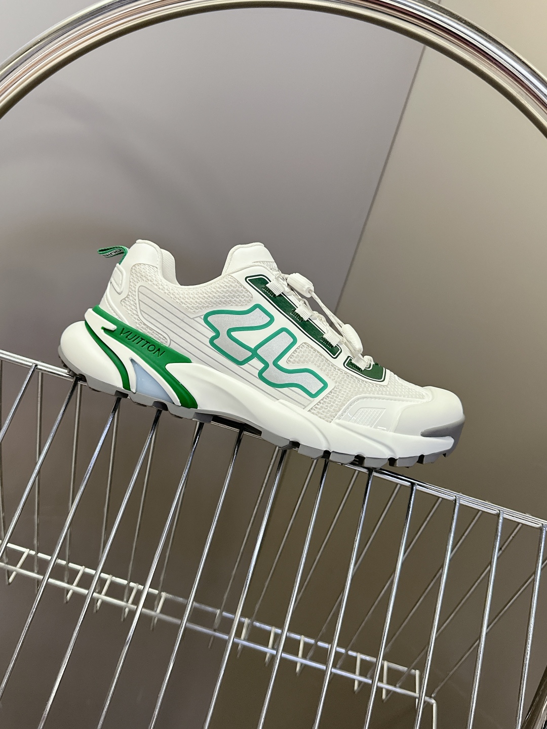  Louis Vuitton 路易威登最新款 运动鞋 休闲鞋
    超多明星时尚博主种草 LV运动鞋以
