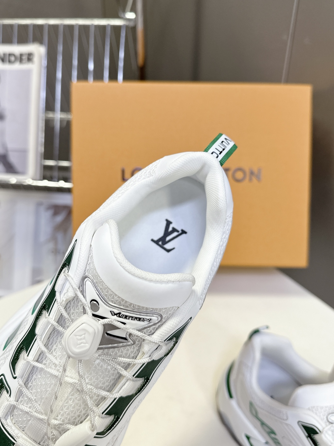  Louis Vuitton 路易威登最新款 运动鞋 休闲鞋
    超多明星时尚博主种草 LV运动鞋以