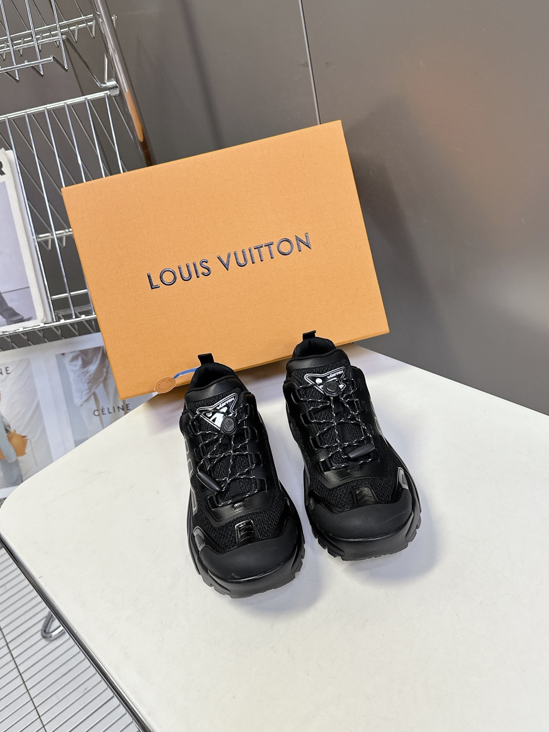  Louis Vuitton 路易威登最新款 运动鞋 休闲鞋
    超多明星时尚博主种草 LV运动鞋以