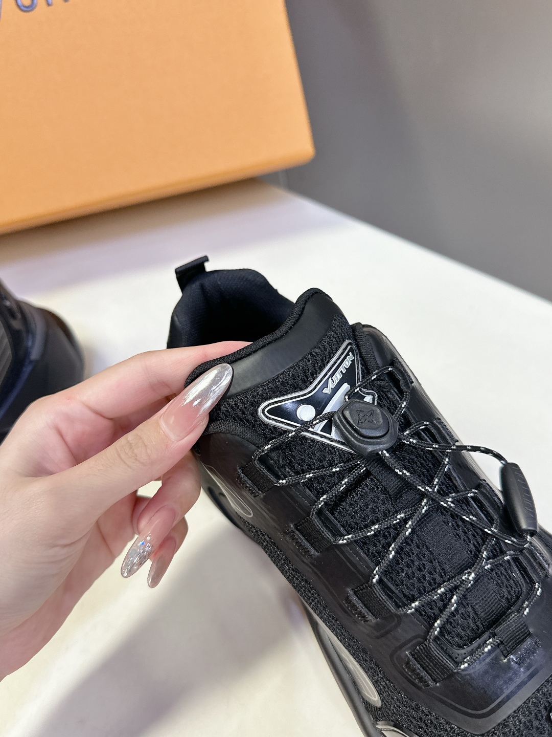  Louis Vuitton 路易威登最新款 运动鞋 休闲鞋
    超多明星时尚博主种草 LV运动鞋以