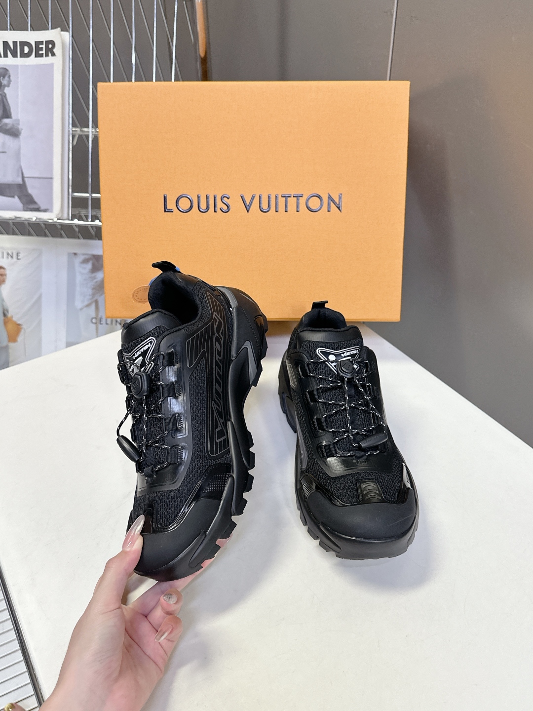  Louis Vuitton 路易威登最新款 运动鞋 休闲鞋
    超多明星时尚博主种草 LV运动鞋以