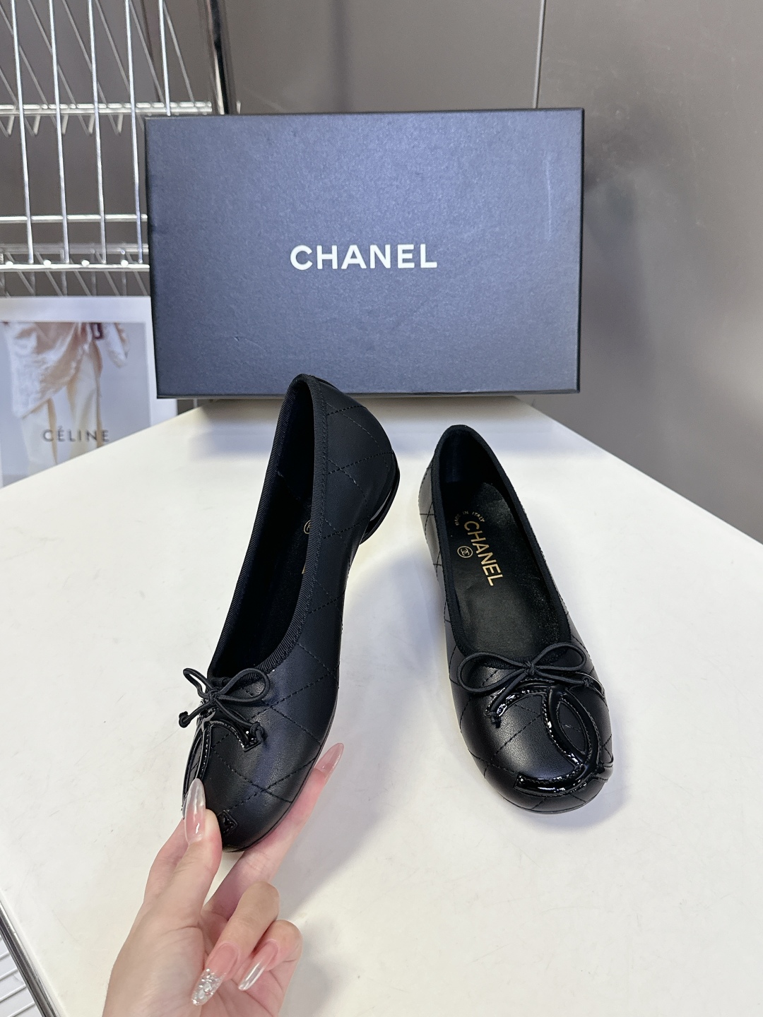  CHANEL香奈儿最新款中古康鹏芭蕾舞鞋
  超多明星名媛上脚 这款芭蕾舞单鞋第一眼看上就被种草了根据