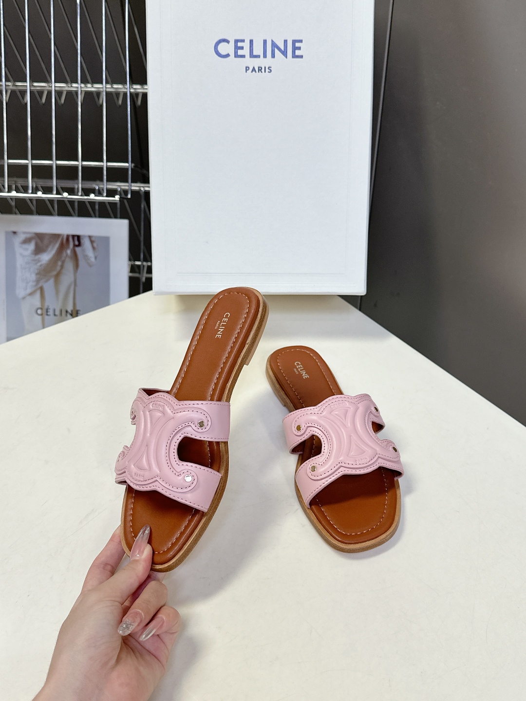  CELINE思琳代级别 春夏新品凯旋门复古罗马凉鞋拖鞋  进出专柜无压力，重工版，拒绝一眼假low货 