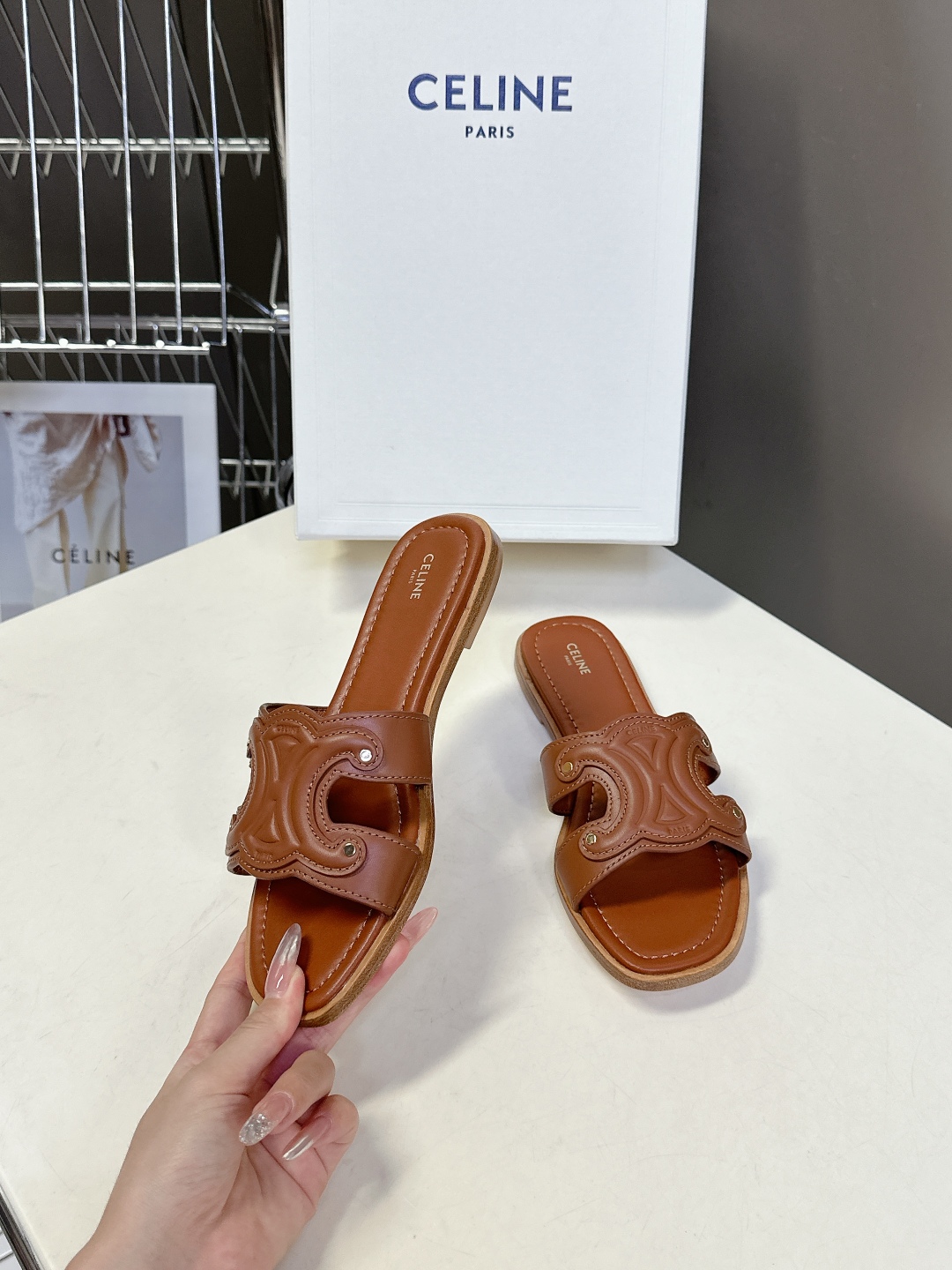  CELINE思琳代级别 春夏新品凯旋门复古罗马凉鞋拖鞋  进出专柜无压力，重工版，拒绝一眼假low货 