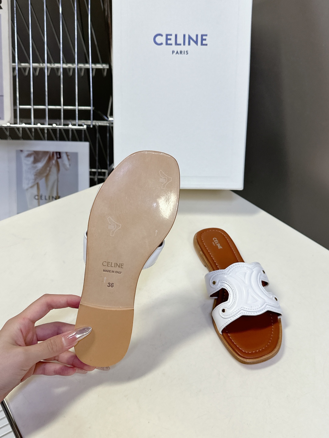 CELINE思琳代级别 春夏新品凯旋门复古罗马凉鞋拖鞋  进出专柜无压力，重工版，拒绝一眼假low货 