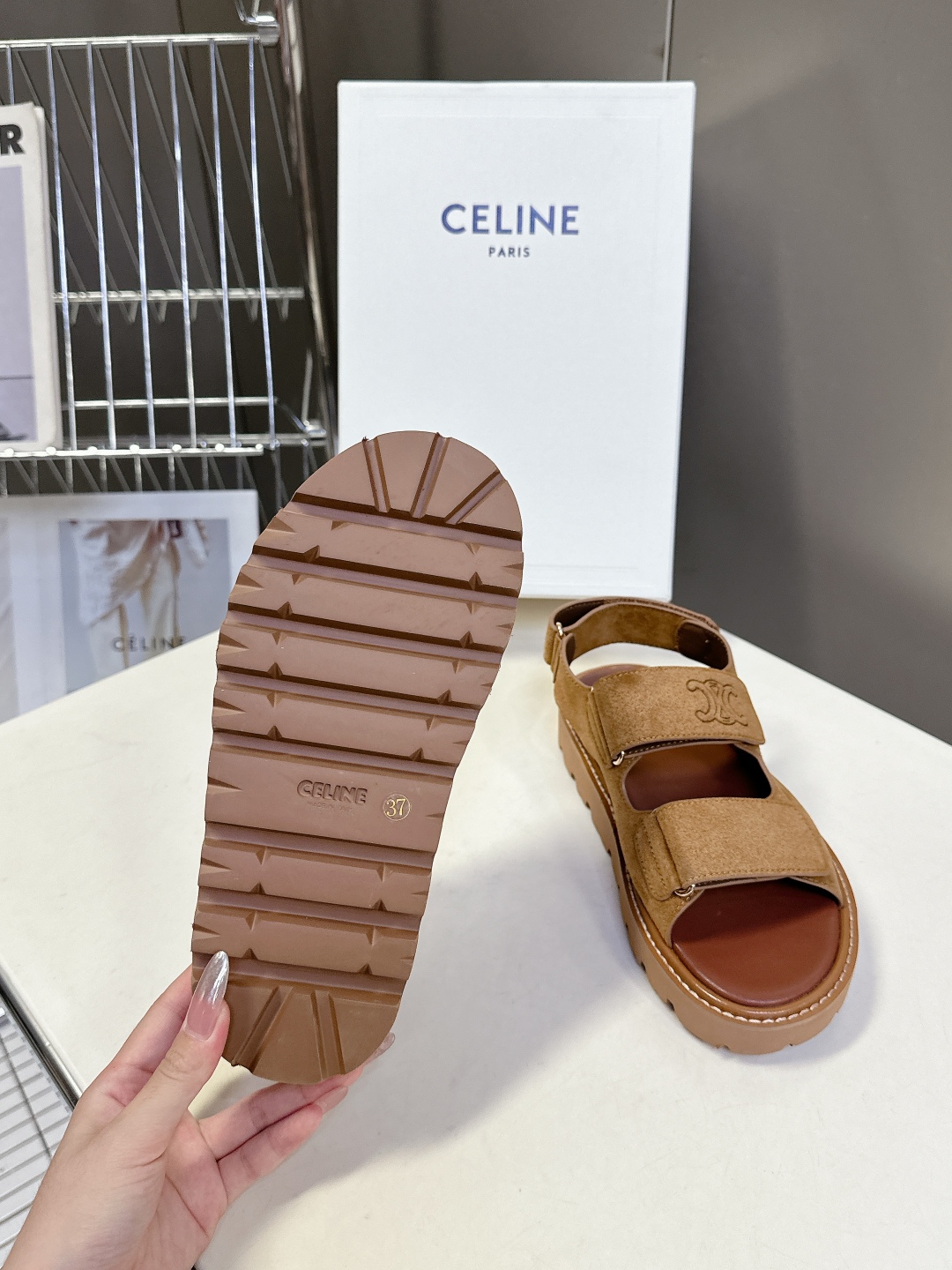  CELINE思琳代级别 春夏新品凯旋门复古罗马凉鞋拖鞋  进出专柜无压力，重工版，拒绝一眼假low货 