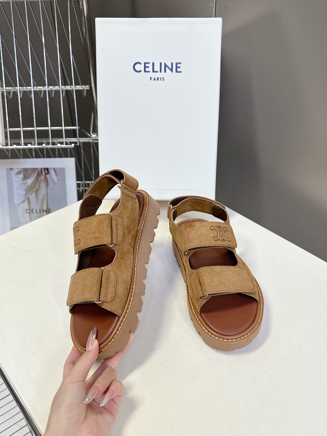  CELINE思琳代级别 春夏新品凯旋门复古罗马凉鞋拖鞋  进出专柜无压力，重工版，拒绝一眼假low货 