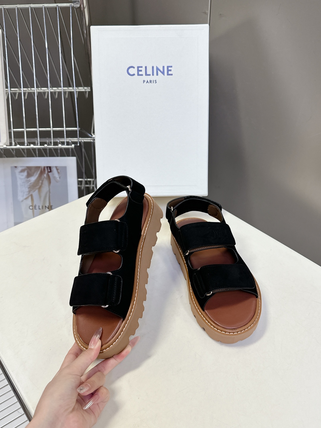  CELINE思琳代级别 春夏新品凯旋门复古罗马凉鞋拖鞋  进出专柜无压力，重工版，拒绝一眼假low货 