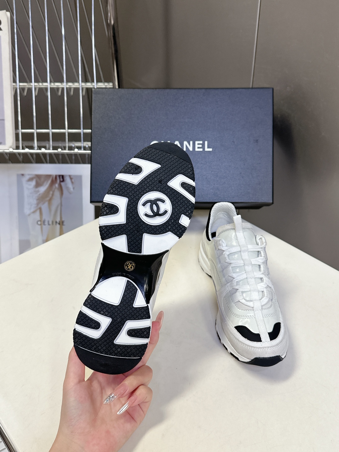  CHANEL香奈儿25A最新款休闲 运动鞋
    超多明星时尚博主种草 超级推荐这一季的运动鞋真的绝