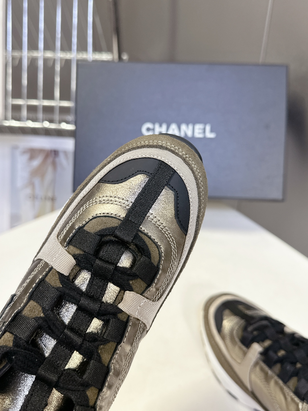  CHANEL香奈儿25A最新款休闲 运动鞋
    超多明星时尚博主种草 超级推荐这一季的运动鞋真的绝