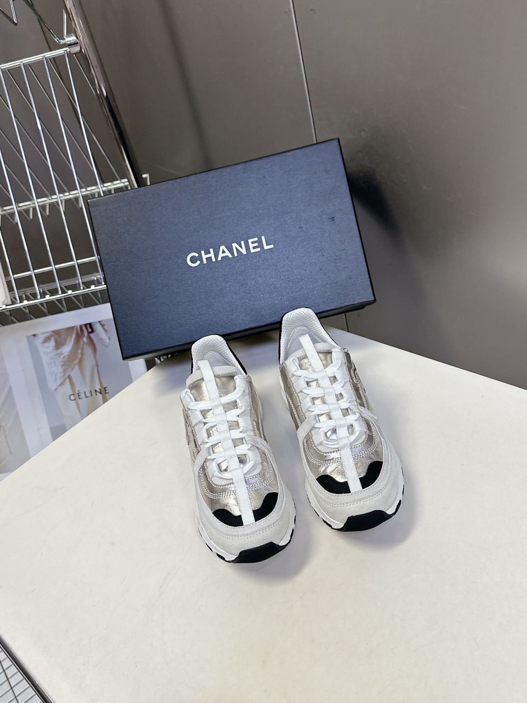  CHANEL香奈儿25A最新款休闲 运动鞋
    超多明星时尚博主种草 超级推荐这一季的运动鞋真的绝
