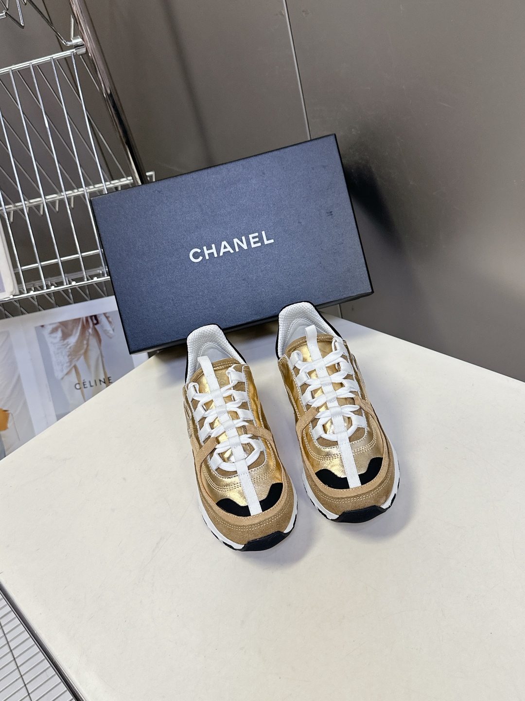  CHANEL香奈儿25A最新款休闲 运动鞋
    超多明星时尚博主种草 超级推荐这一季的运动鞋真的绝