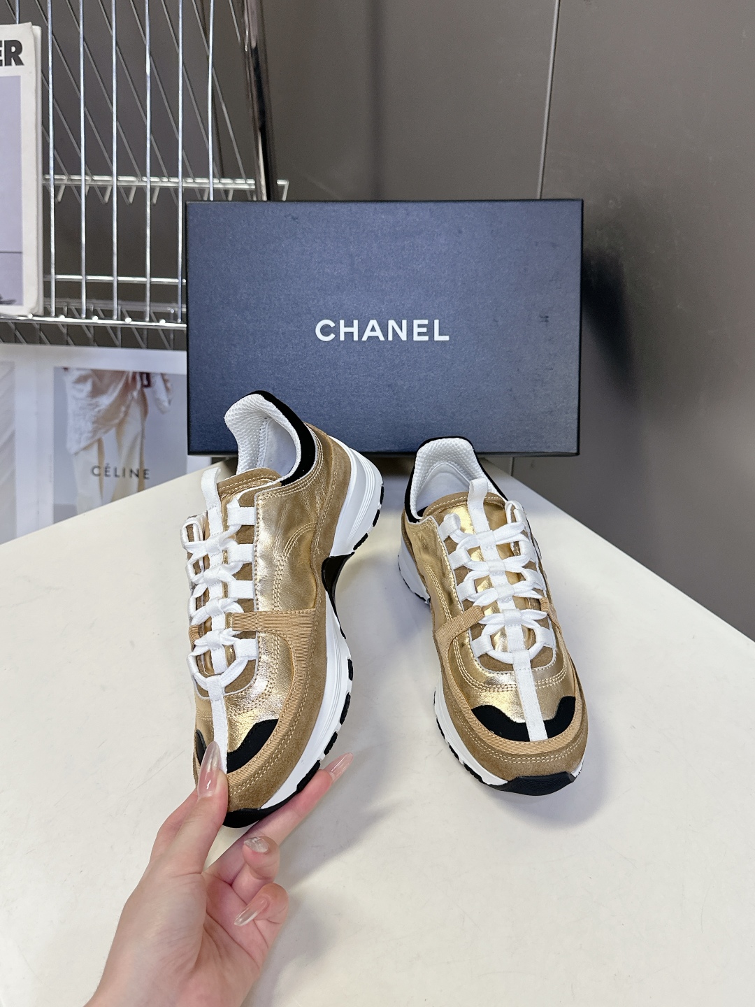  CHANEL香奈儿25A最新款休闲 运动鞋
    超多明星时尚博主种草 超级推荐这一季的运动鞋真的绝