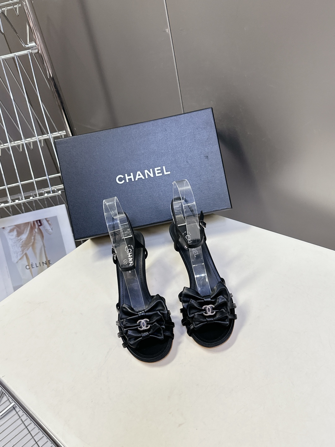  香奈儿CHANEL春夏最新款高跟时装鞋
      超多网红时尚博主种草 高级感舒适，配女神们的半身裙