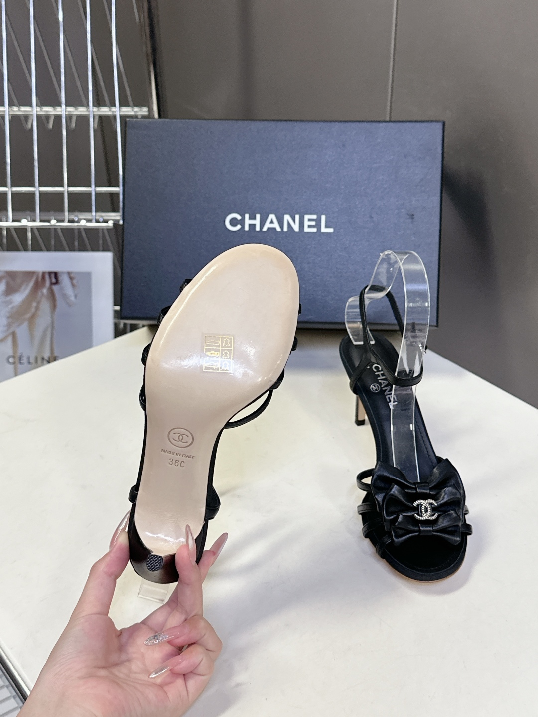  香奈儿CHANEL春夏最新款高跟时装鞋
      超多网红时尚博主种草 高级感舒适，配女神们的半身裙