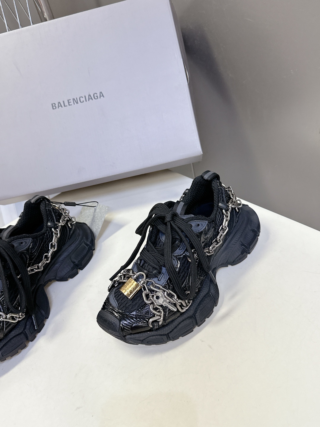 Balenciaga巴黎世家 3XL Sneaker系列 情侣款 链条 老爹鞋 运动鞋
原版购入开发