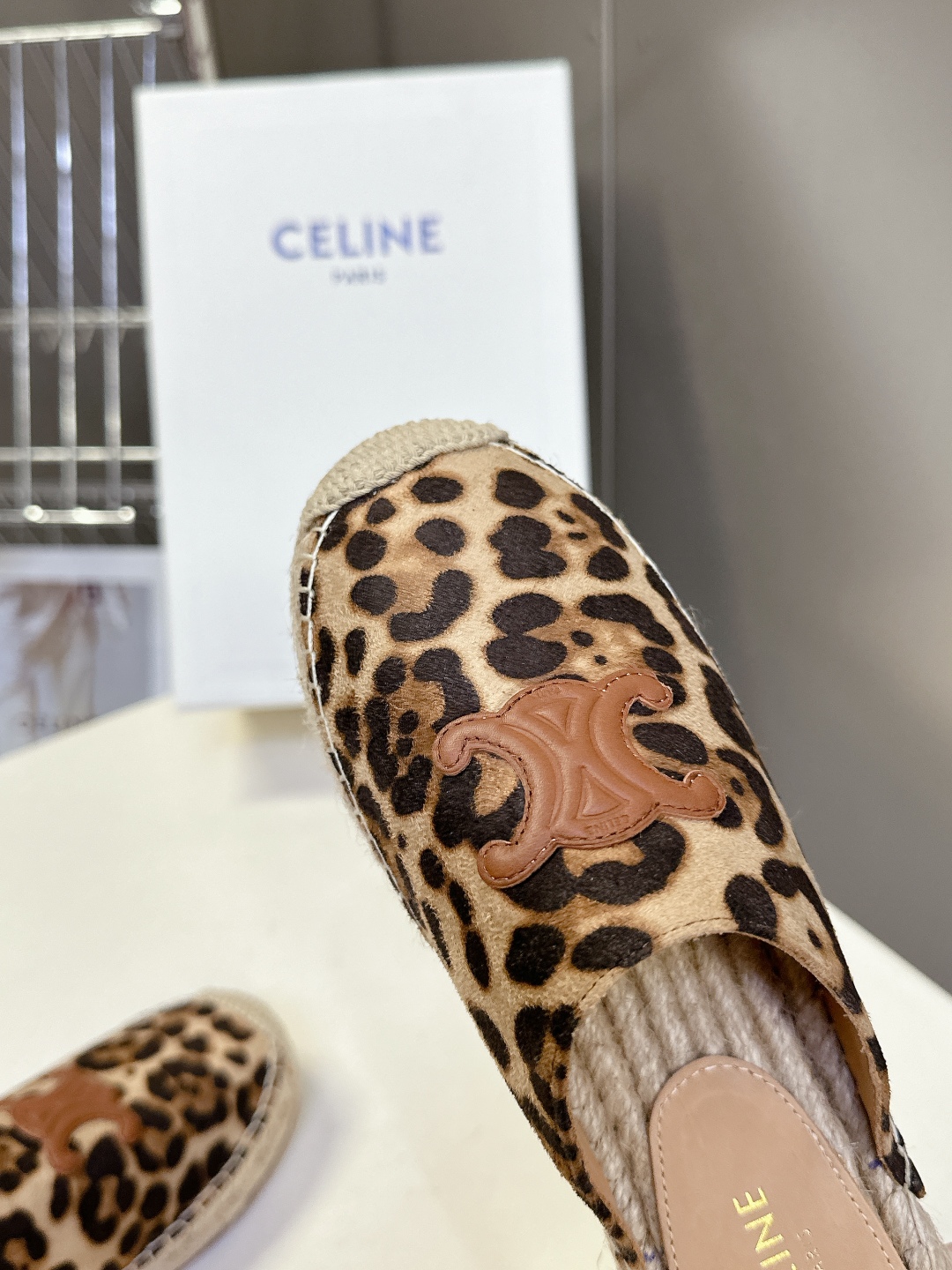  celine思琳家春夏最新款凯旋门渔夫鞋          超多明星网红种草 专柜一鞋难求 经典永不过