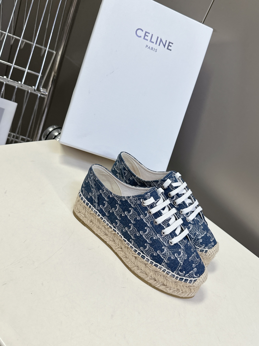  celine思琳家春夏最新款凯旋门渔夫鞋          超多明星网红种草 专柜一鞋难求 经典永不过