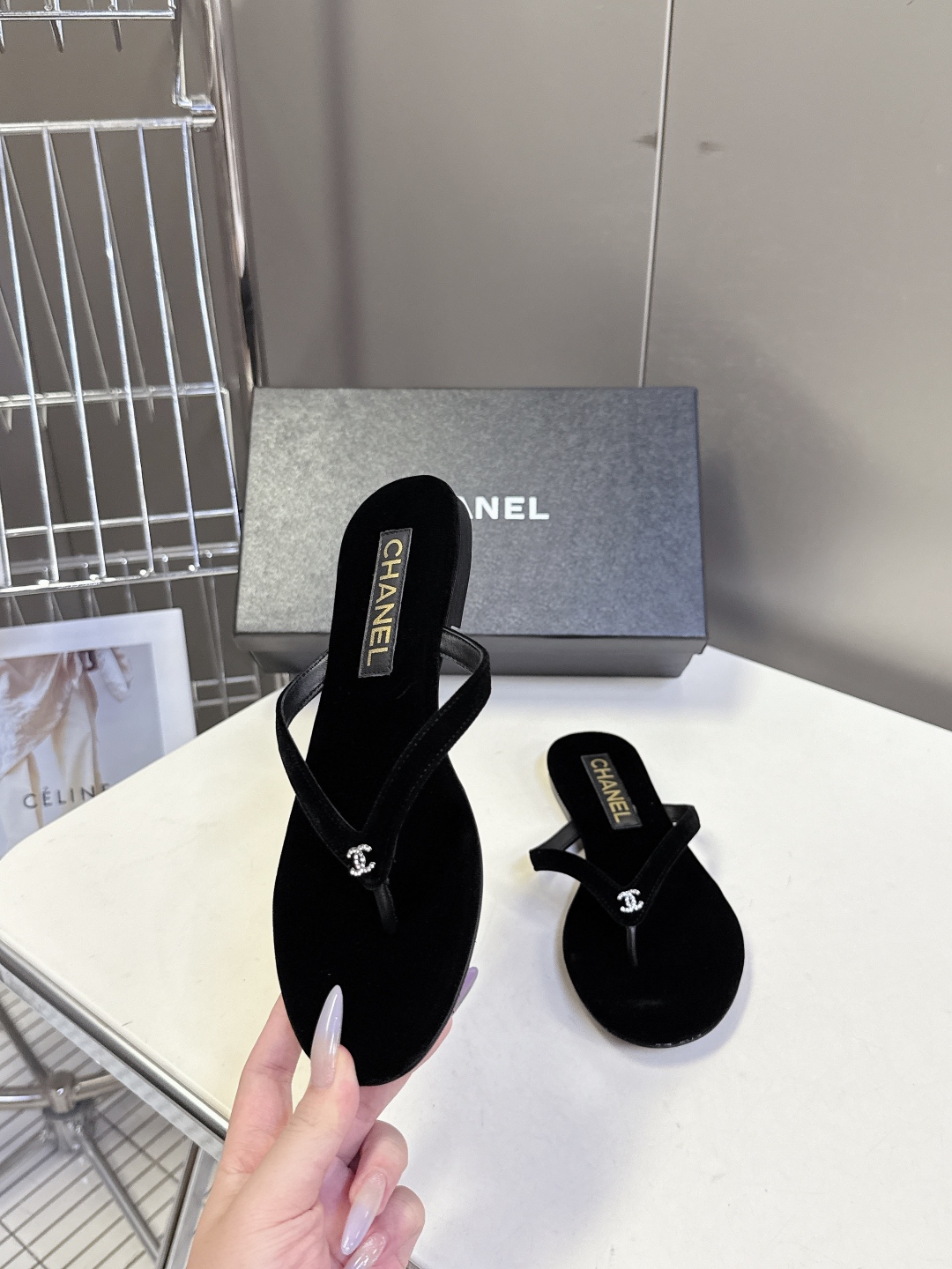  CHANEL｜香奈儿春夏新品 双C人字拖
  香家秀款人字拖 超多明星时尚博主种草 夏天必备 大爆款‼