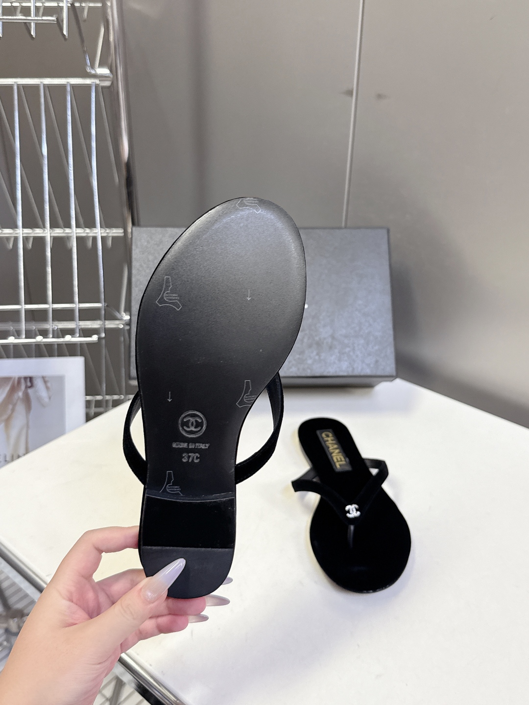  CHANEL｜香奈儿春夏新品 双C人字拖
  香家秀款人字拖 超多明星时尚博主种草 夏天必备 大爆款‼