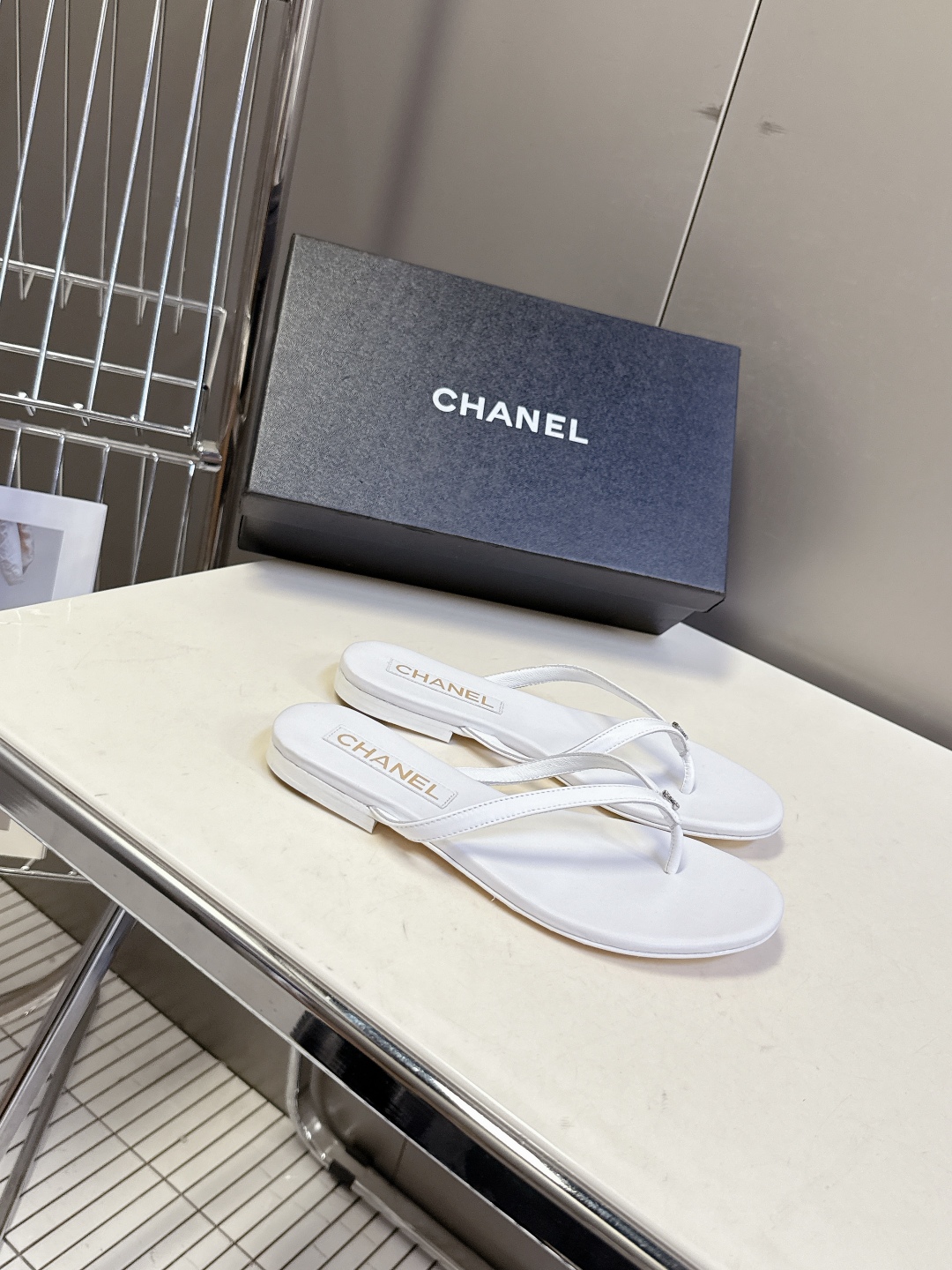  CHANEL｜香奈儿春夏新品 双C人字拖
  香家秀款人字拖 超多明星时尚博主种草 夏天必备 大爆款‼