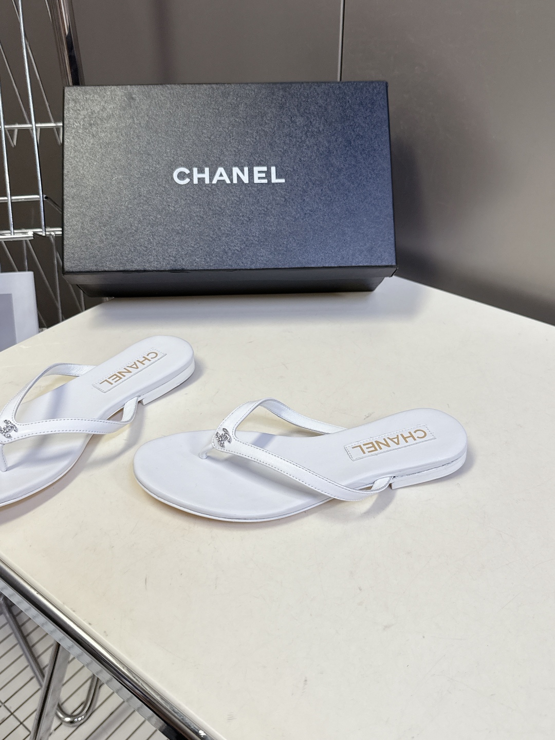  CHANEL｜香奈儿春夏新品 双C人字拖
  香家秀款人字拖 超多明星时尚博主种草 夏天必备 大爆款‼