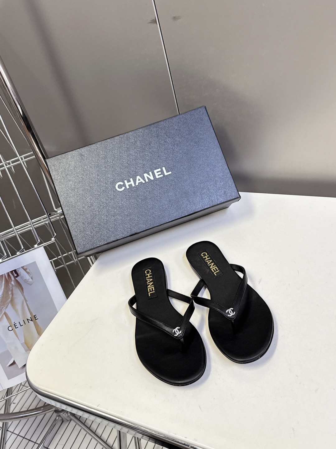  CHANEL｜香奈儿春夏新品 双C人字拖
  香家秀款人字拖 超多明星时尚博主种草 夏天必备 大爆款‼