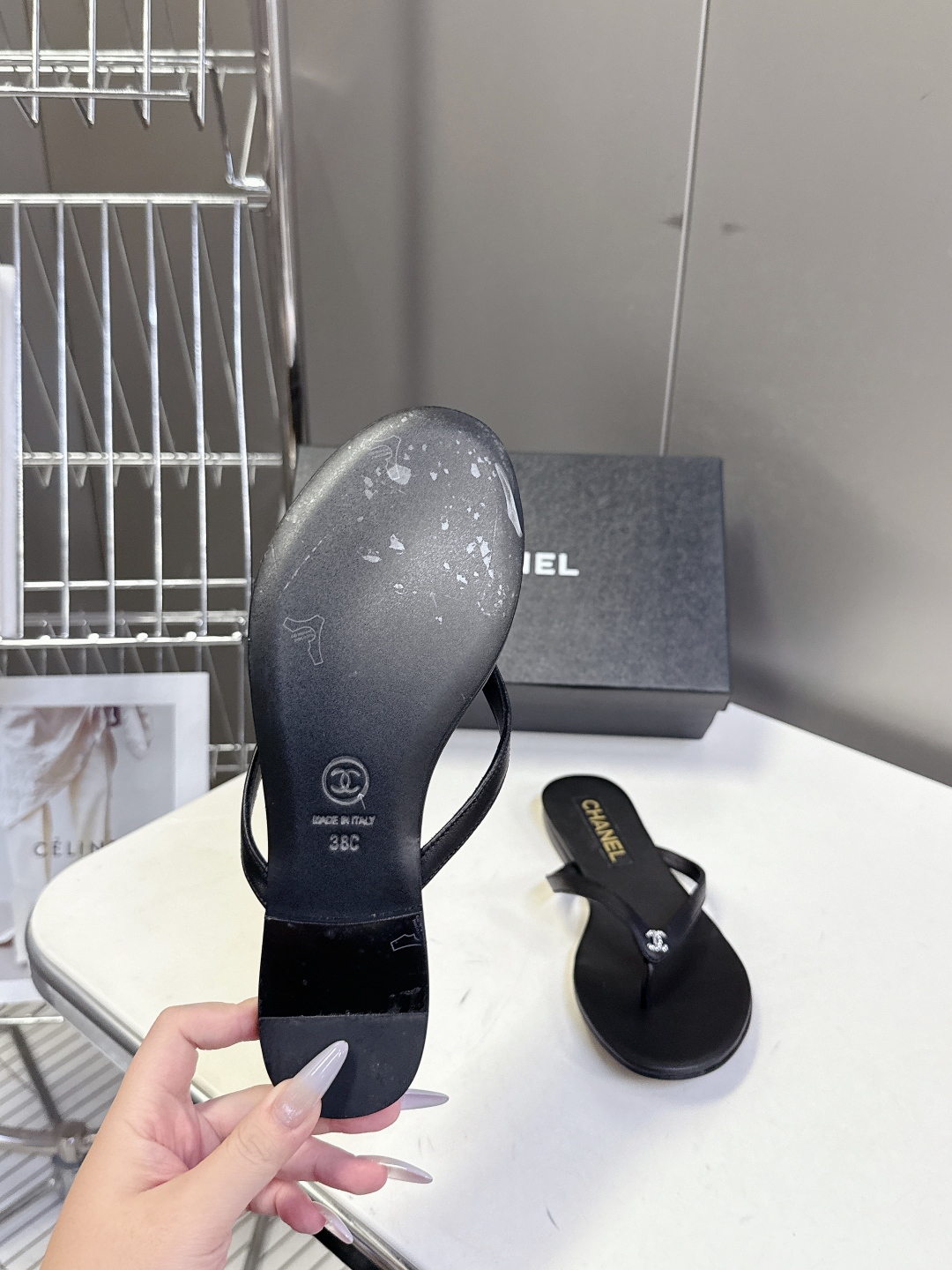  CHANEL｜香奈儿春夏新品 双C人字拖
  香家秀款人字拖 超多明星时尚博主种草 夏天必备 大爆款‼